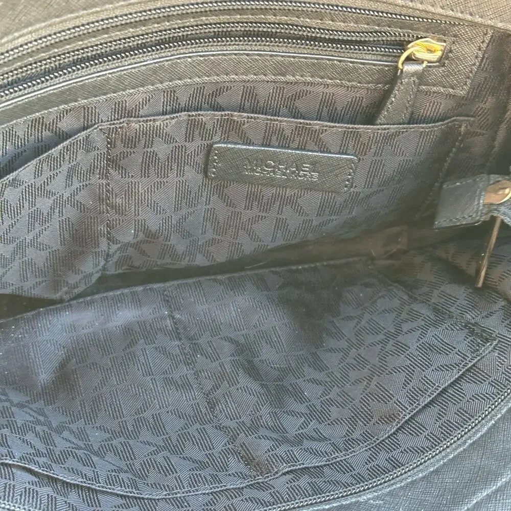 Michael Kors Jet Set Black Shoulder Bag EUC
